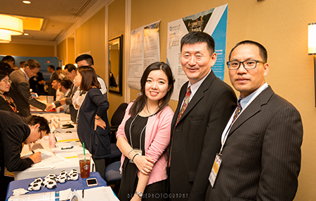 不朽情缘mg官网SAPA年会代表：左→右： 刘雯颖博士、汪俊博士、王建峰博士